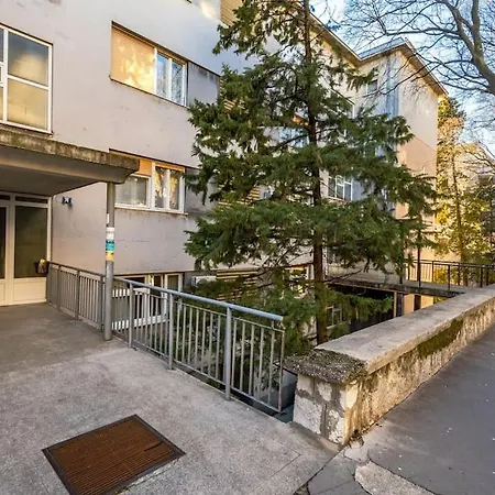 Apartment Jasmina 2 *