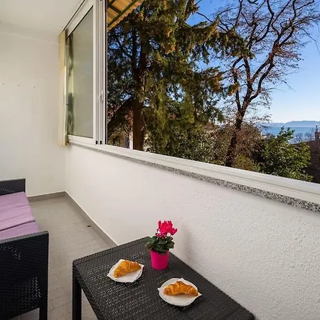 Apartment Jasmina 2 *