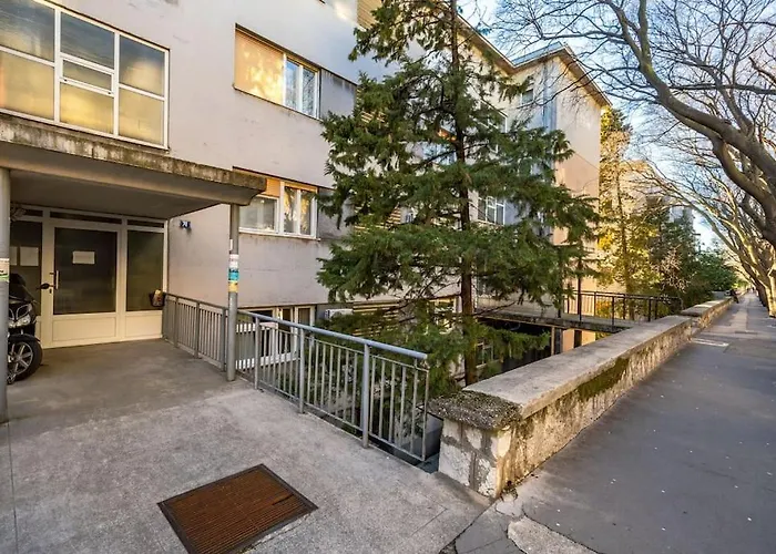 Apartman Jasmina 2 *